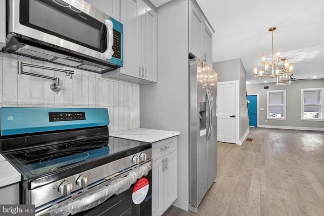 Building Photo - 34 W Sharpnack St