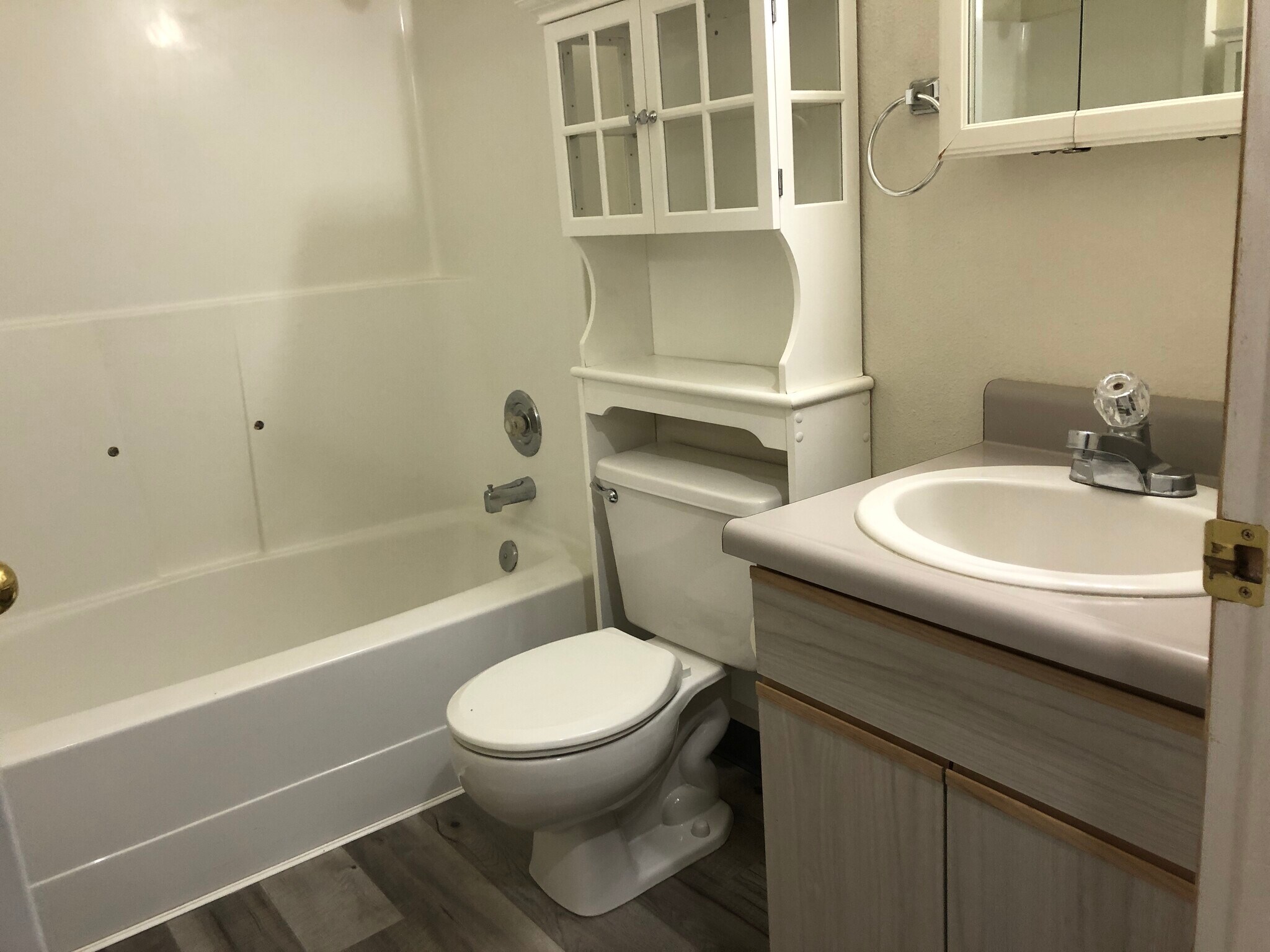 Building Photo - 1645 NE Merman Dr