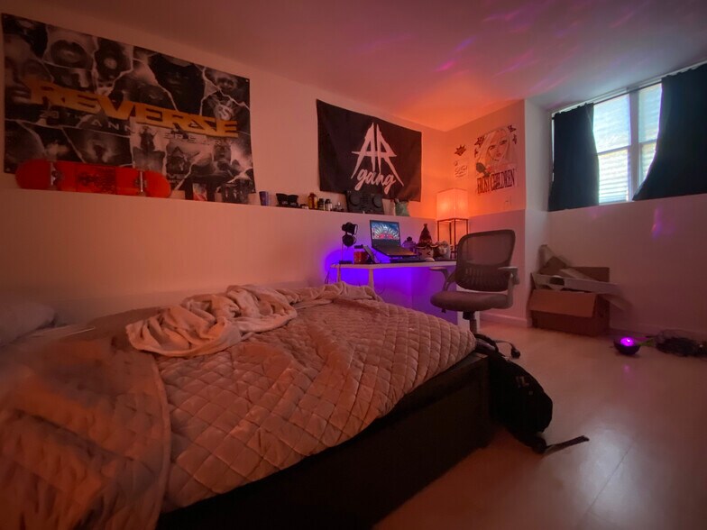 Building Photo - 1430 Tremont St