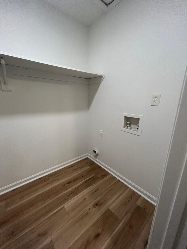 Building Photo - Comfort & Convenience at Westfield Gardens Lexington - 357G