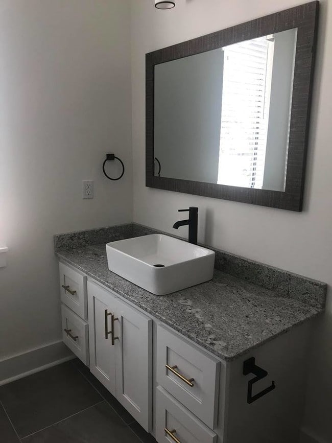 Building Photo - 3535 Knight Ln