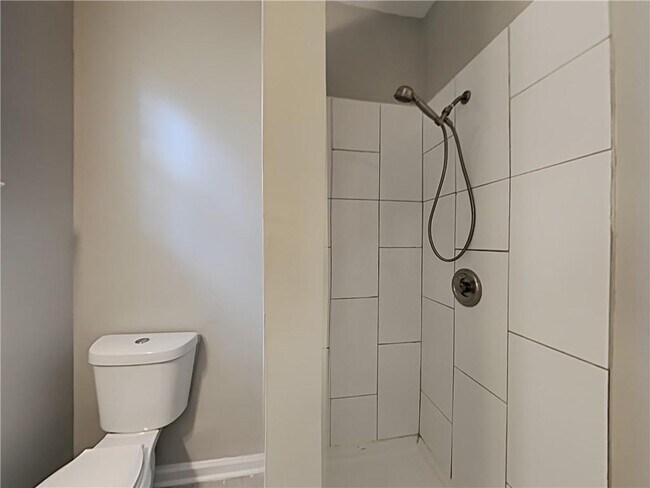 Building Photo - 255 Farrington Ave SE