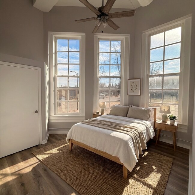 Building Photo - 3009 Pennsylvania Ave