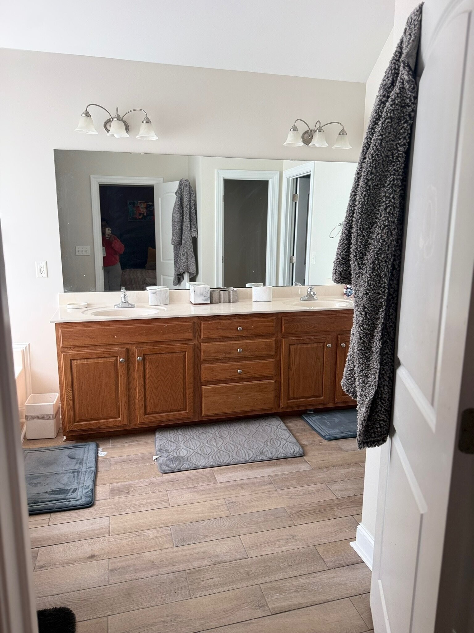 Building Photo - 1112 Rebarah Moor Dr