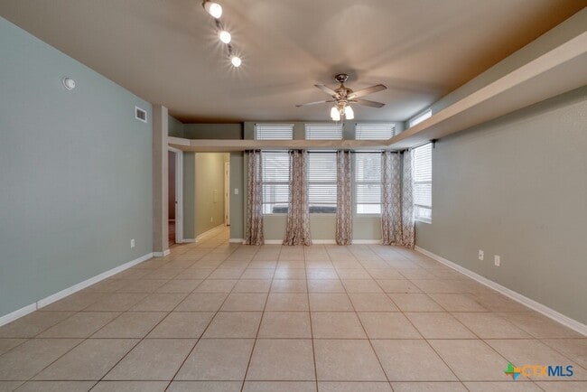 Building Photo - 338 Newberry Tr
