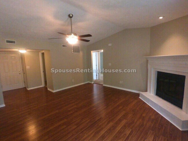 Building Photo - 7648 Camberwood Dr