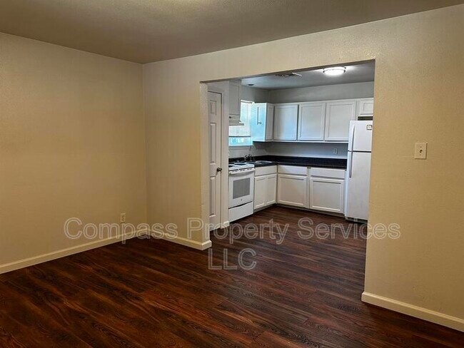 Building Photo - 507 Dunbar Ave