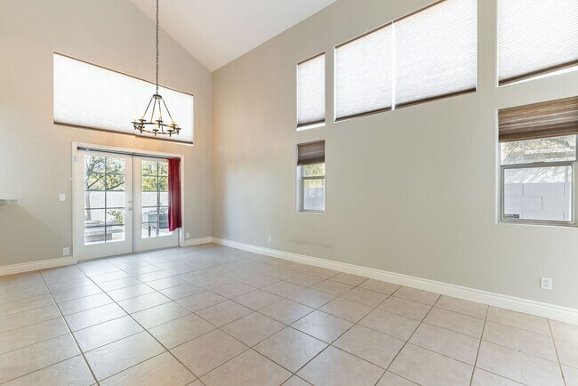 Building Photo - 4-Bed Green Valley Home with Private Pool ...