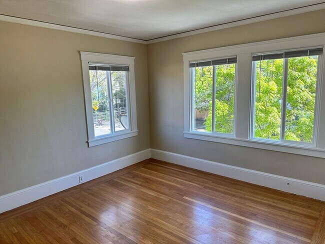 Building Photo - 780 61st St