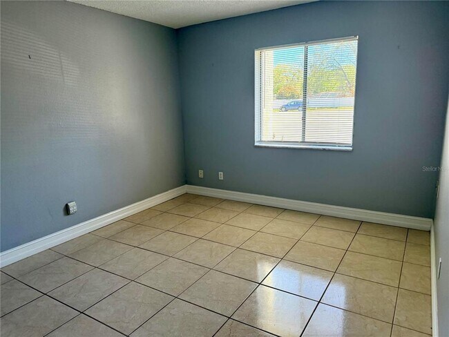 Building Photo - 127 Springwood Cir