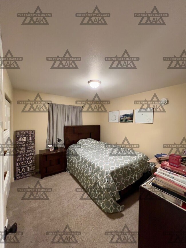 Building Photo - 3BR/2BA North Pole Home with Office & 2-Car Garage