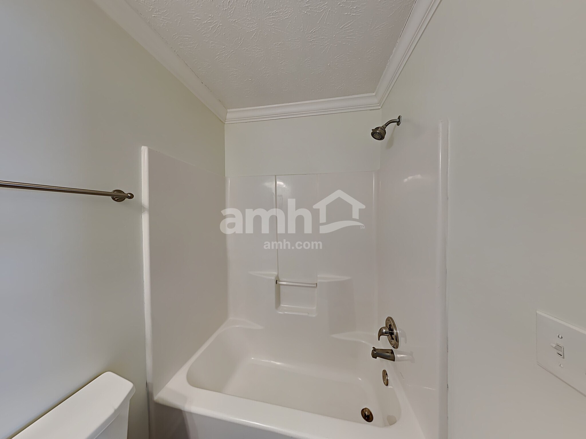 Building Photo - 2180 Lexington Ln