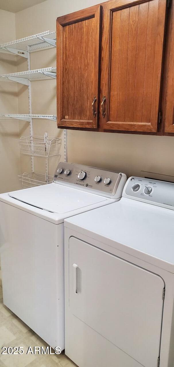 Building Photo - 824 W Fordham Dr