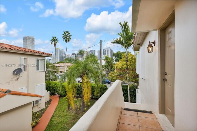 Building Photo - 505 SW 11th St