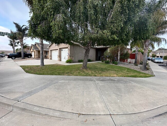 Building Photo - 2034 Mariah Dr
