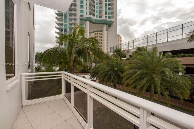 Building Photo - 901 Brickell Key Blvd