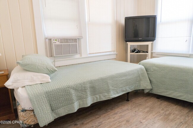 Building Photo - 13307 Oleander Dr