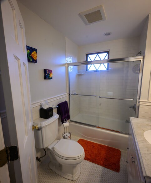 Building Photo - 4 Phillips Rd