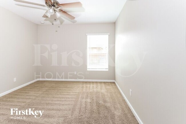 Building Photo - 2219 SW Haycraft Cir