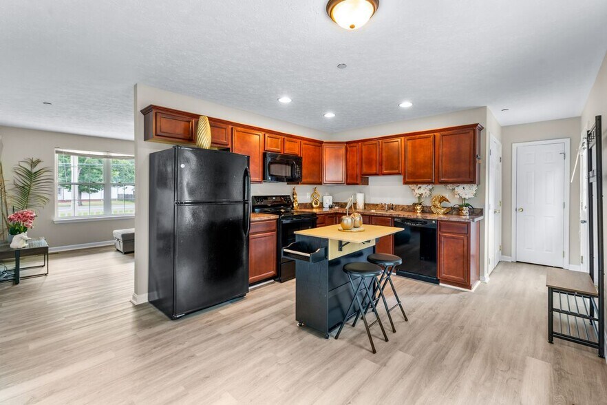 Building Photo - 11102 Greenwell Place