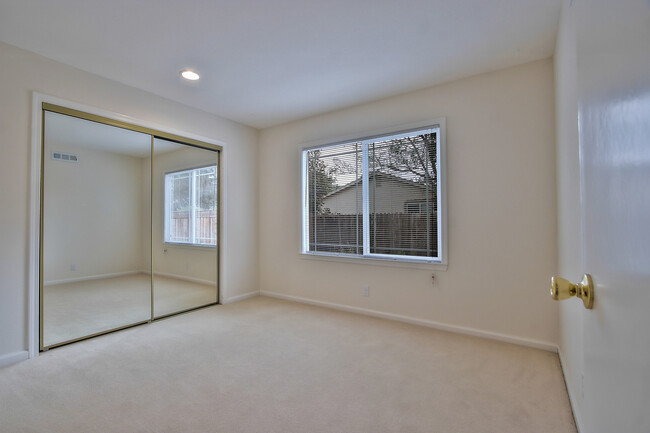 Building Photo - 4bd/2ba Home in South San Jose