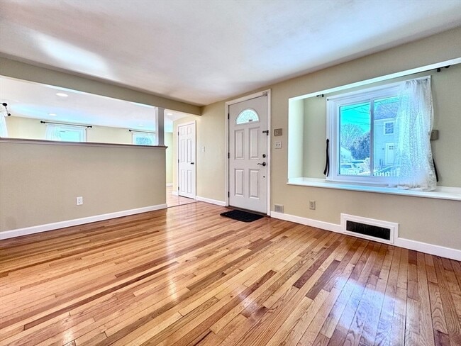 Building Photo - 10 Marrigan St