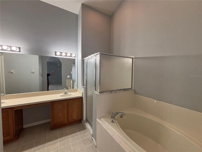 Building Photo - 3068 Cameron Dr