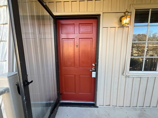 Building Photo - 3830 Country Club Rd