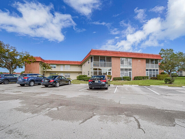 Building Photo - 74 Royal Oak Ct