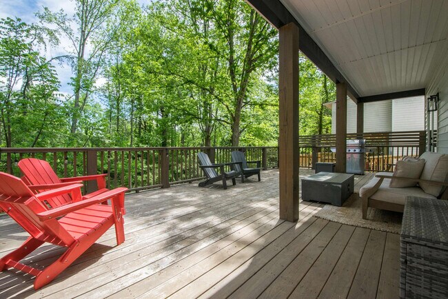 Building Photo - 1243 Pine Spring Dr