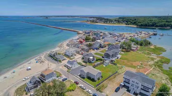 Building Photo - 11 Lower Beach Rd