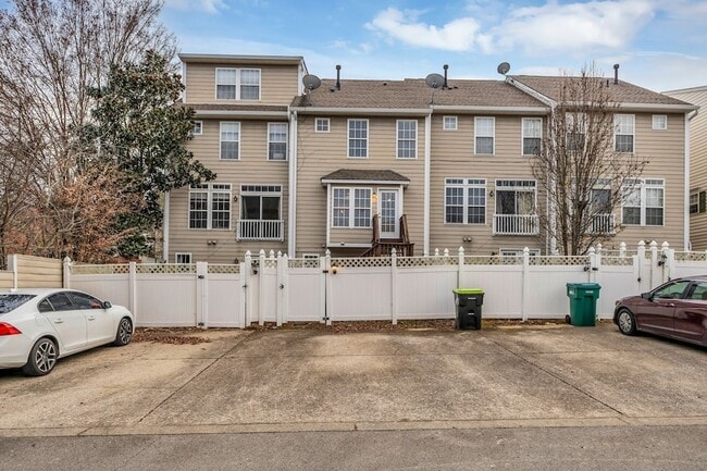 Building Photo - 7717 Porter House Dr