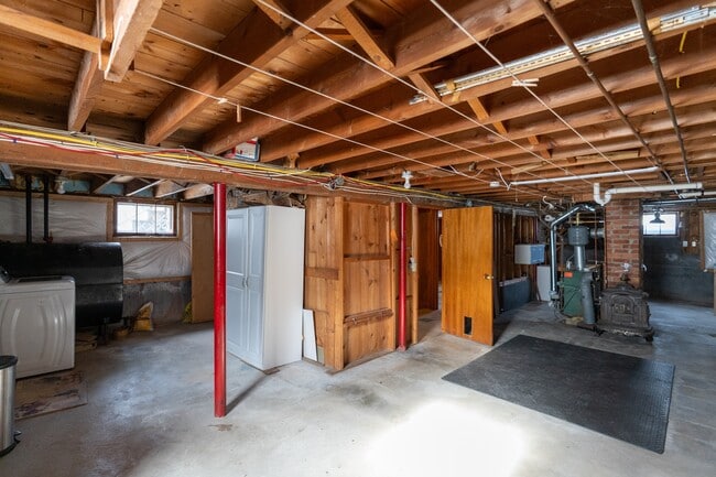 Building Photo - 16 Katherine St