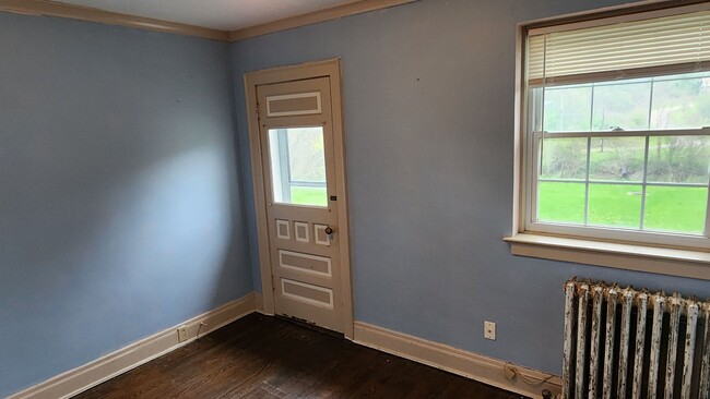 Building Photo - Four Bedroom Single Family home in Derreck...