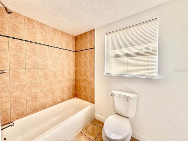 Building Photo - 1607 E Maple Ave