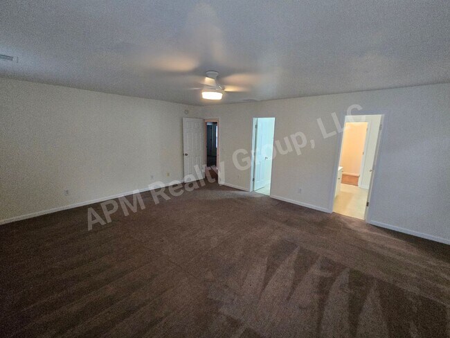 Building Photo - 212 Jasmine Pl Dr