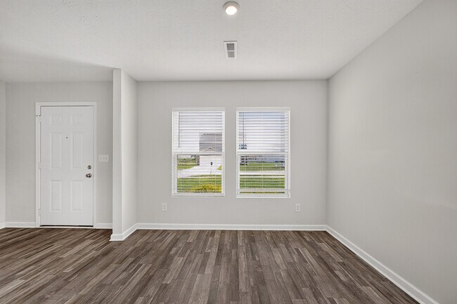 Building Photo - 2905 Shasta Dr