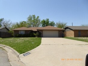 Building Photo - 1706 NW Gray Warr Pl