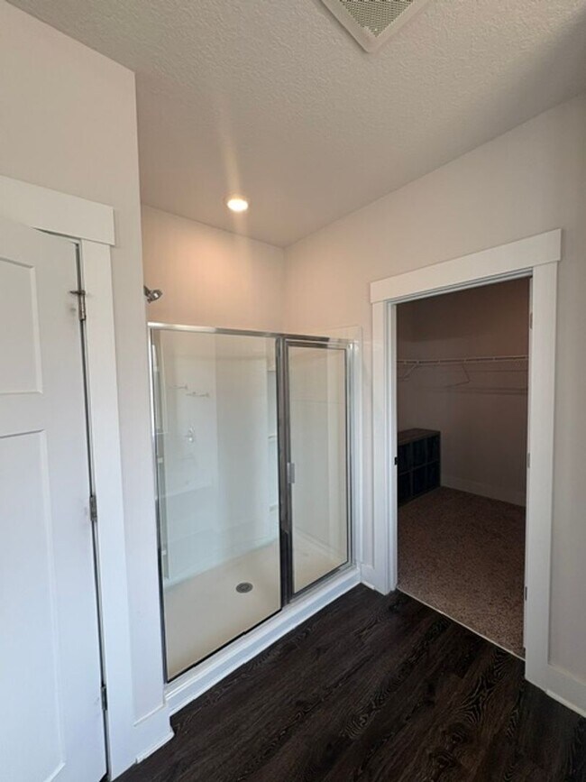 Building Photo - 1114 Shoal River Dr