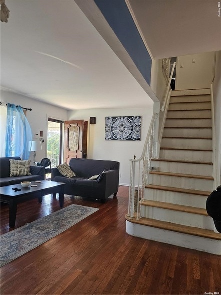 Building Photo - 1076 Carll Dr
