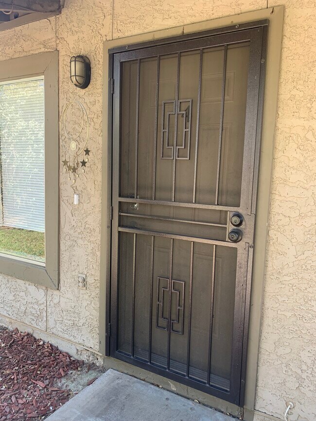 Unit 4 Front Door - 1308 W 3rd St