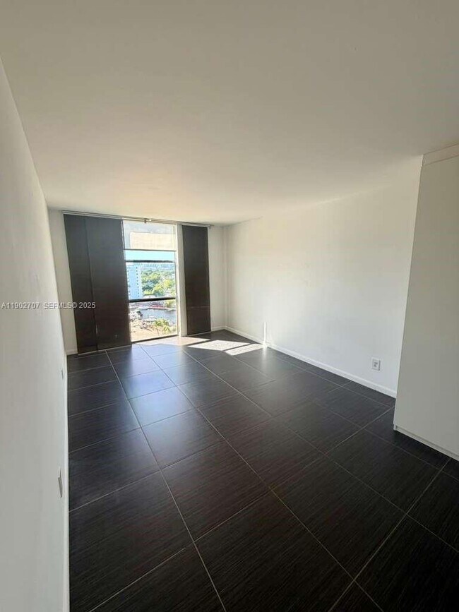 Building Photo - 13499 Biscayne Blvd