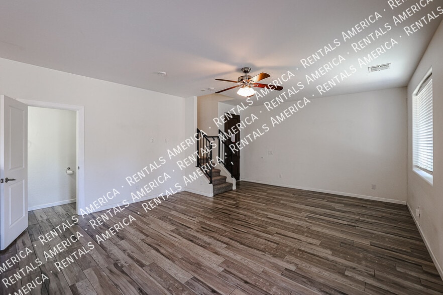 Building Photo - 11862 N 79th Dr