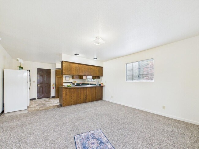 Building Photo - 1006 Hiller Rd