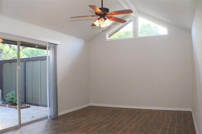 Building Photo - 4622 Country Creek Dr