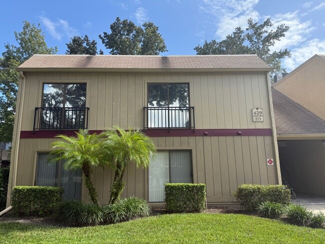 Building Photo - Charming 3 Bedroom 2 Bath Condo in Heart o...