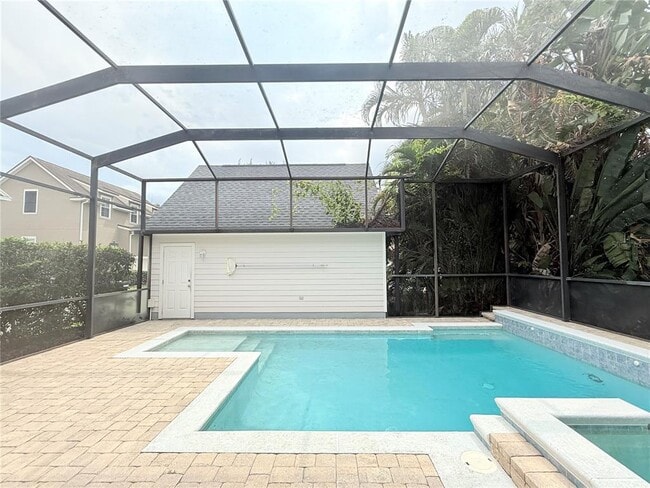 Building Photo - 902 Waterside Dr