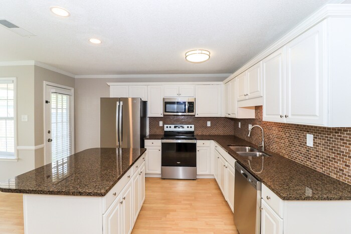 Building Photo - 8584 Pantherburn Trce