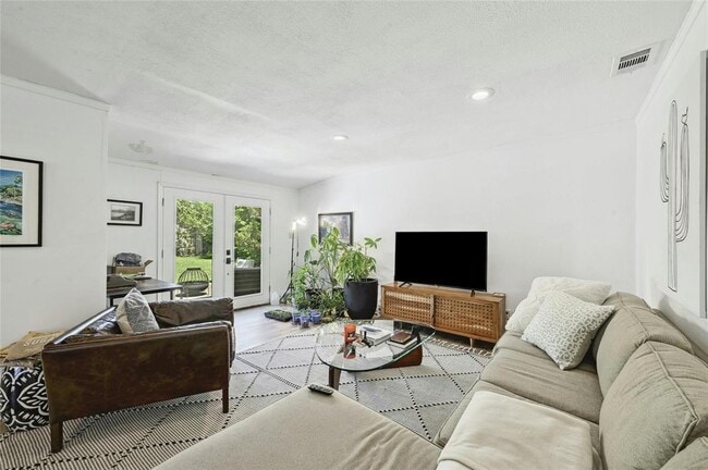 Building Photo - 1906 Morrow St