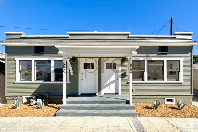 Building Photo - 854 Orange Ave